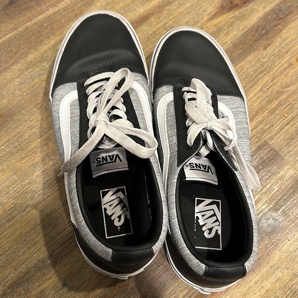 Vans - Picture 3 of 5